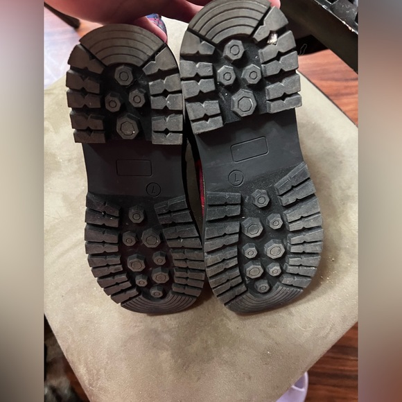 So women’s size 7 combat boots - Picture 5 of 6